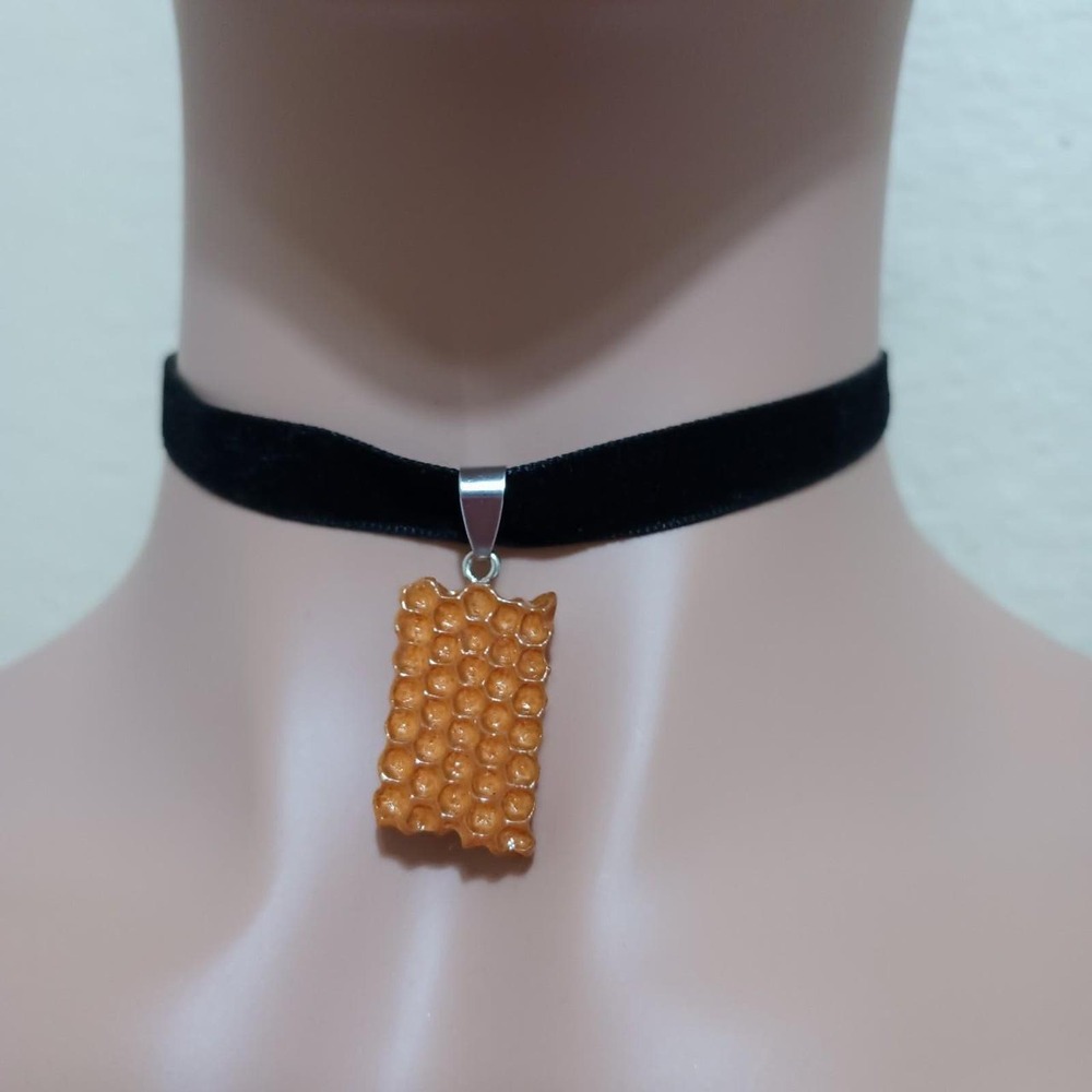 Honeycomb summer black velvet choker